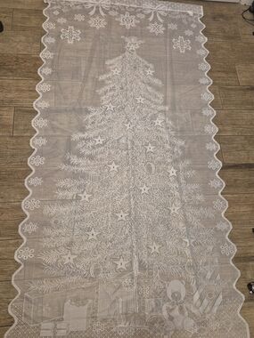 Quaker Lace White Christmas Lighted Tree Panel 40 By 84 USA